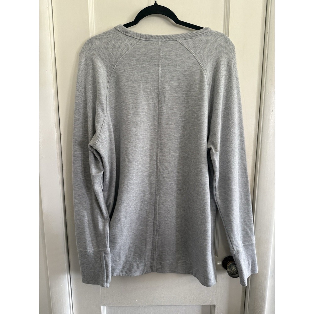 Athleta Women's Lot 2 Sweatshirts Heather Gray /Camo Size Large Pullover Crew - Picture 7 of 12